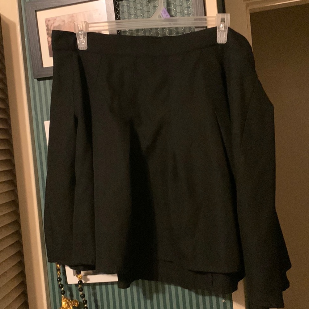 Black skater skirt